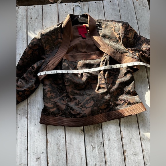 JS Collections | structured | tank | bronze | floral | shrug | jacket 12 - Picture 3 of 12